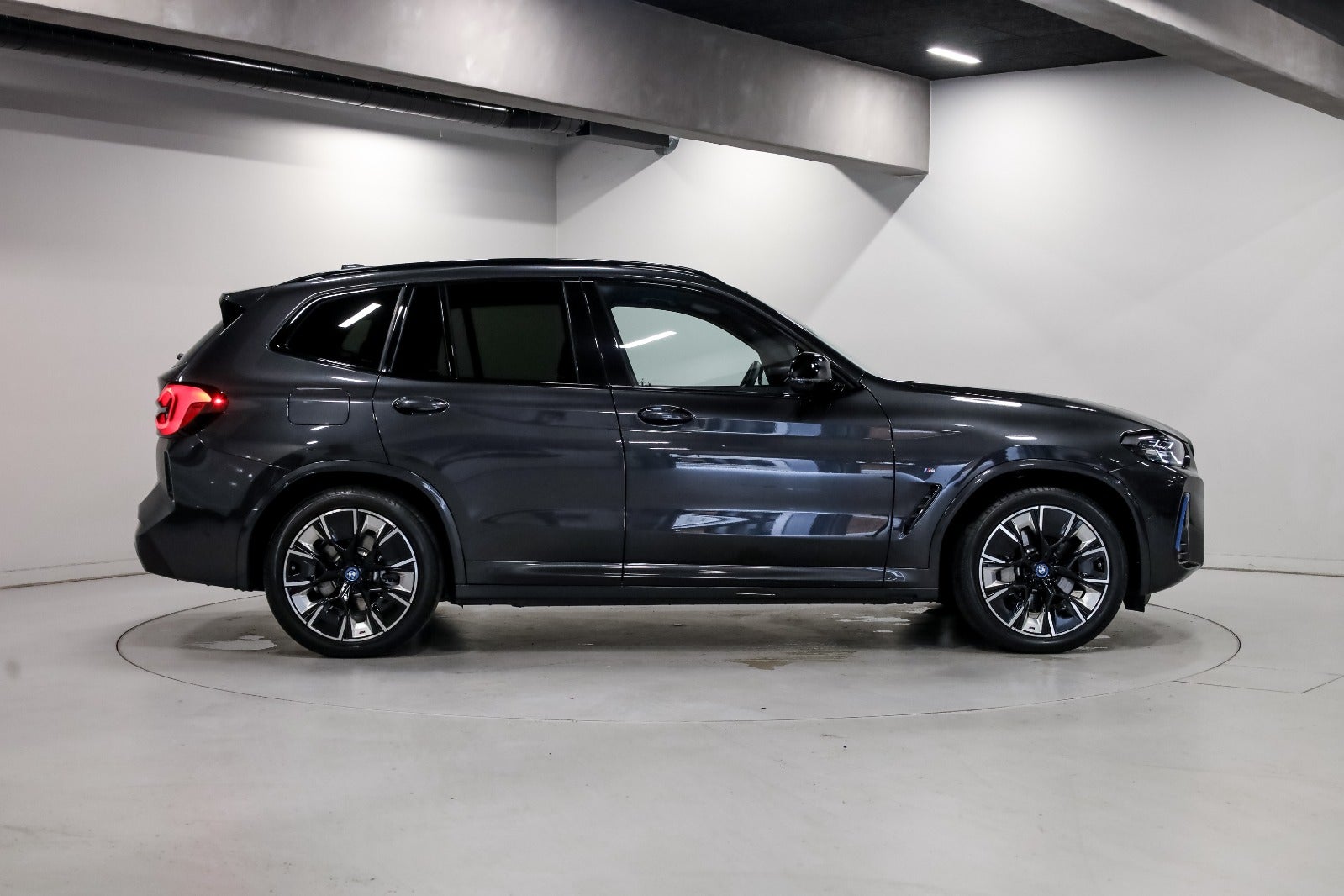 BMW iX3 Charged Plus M-Sport
