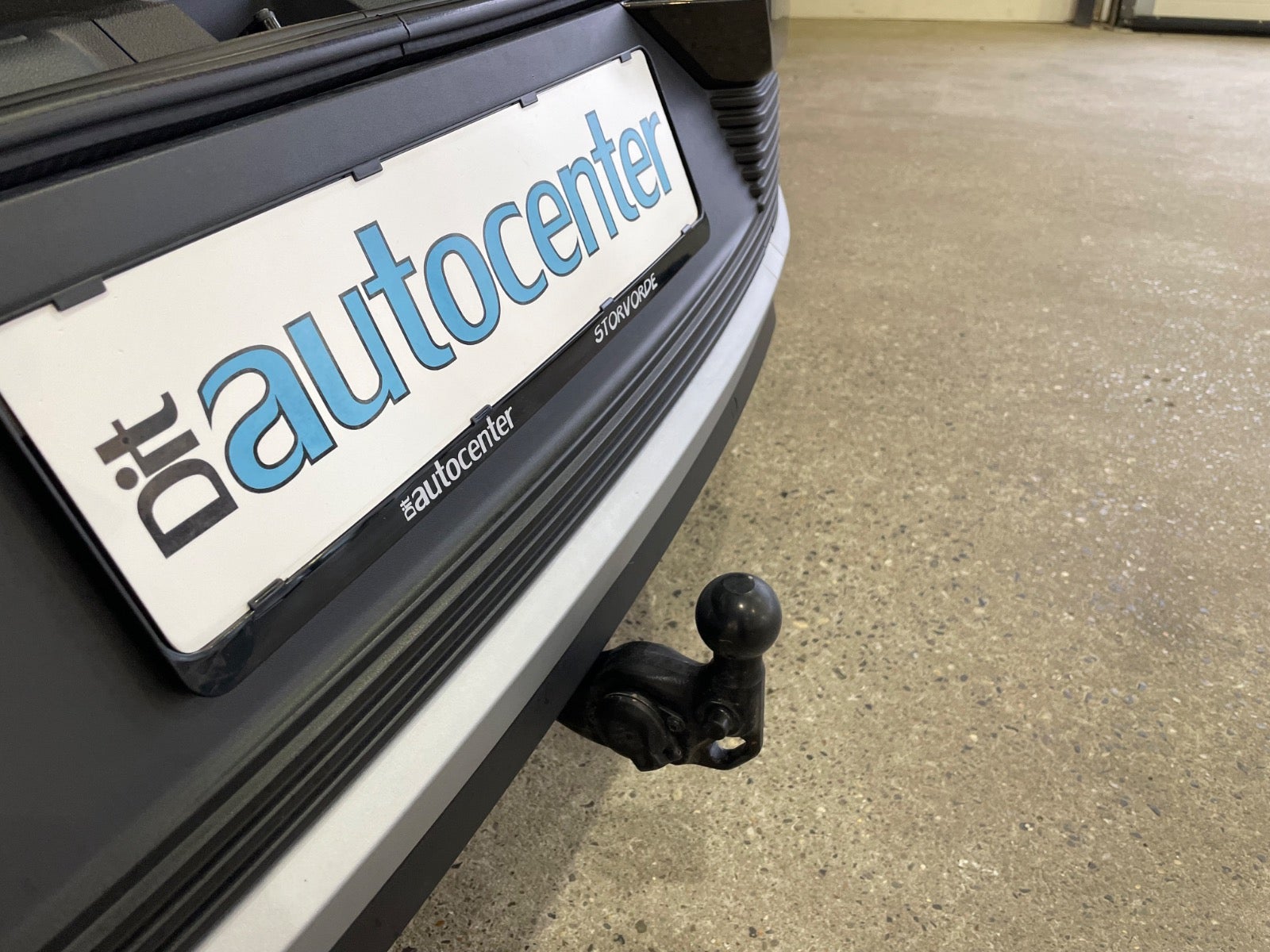 Ford Explorer Premium Extended Range