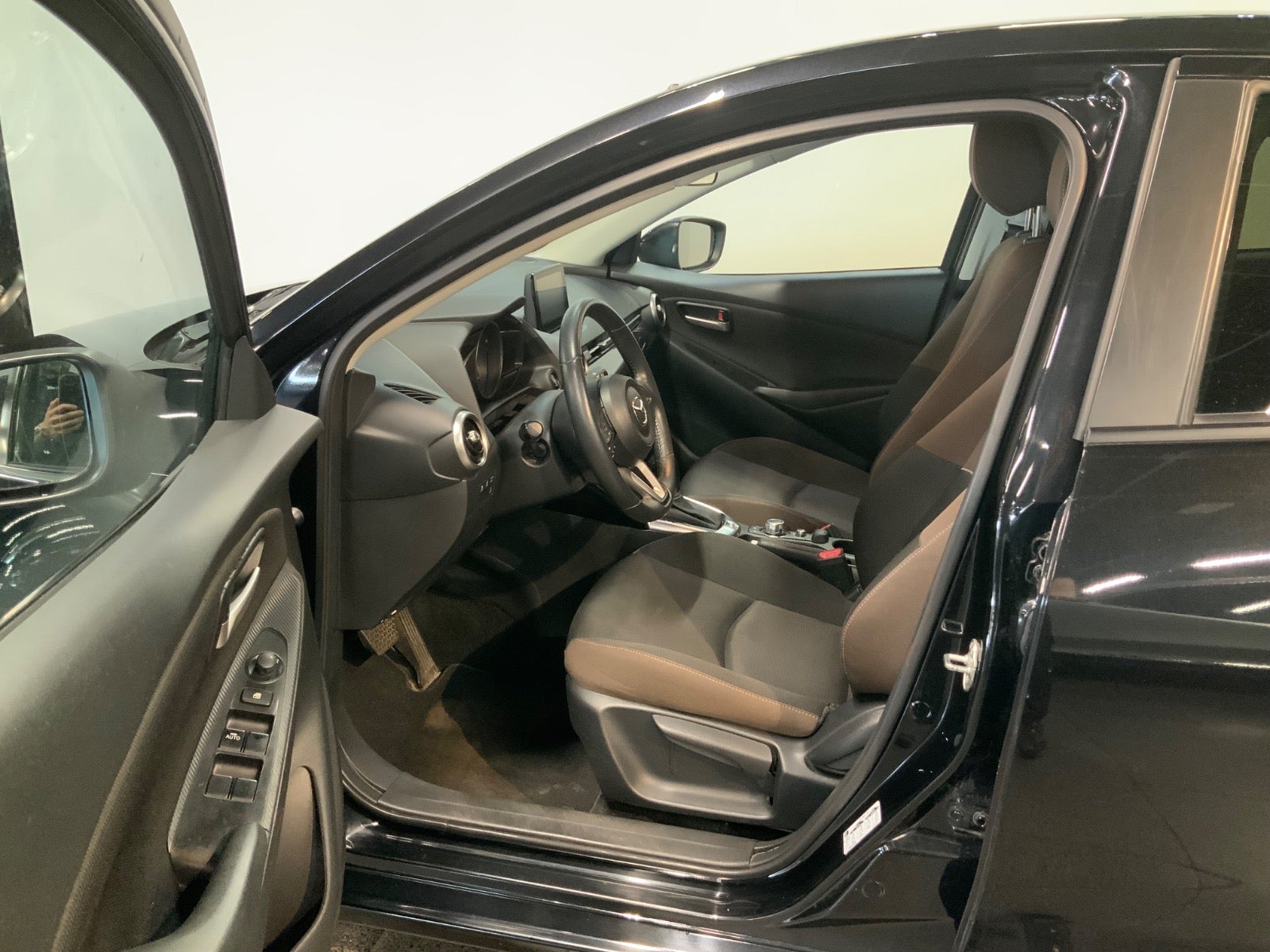 Mazda 2 (6/8)