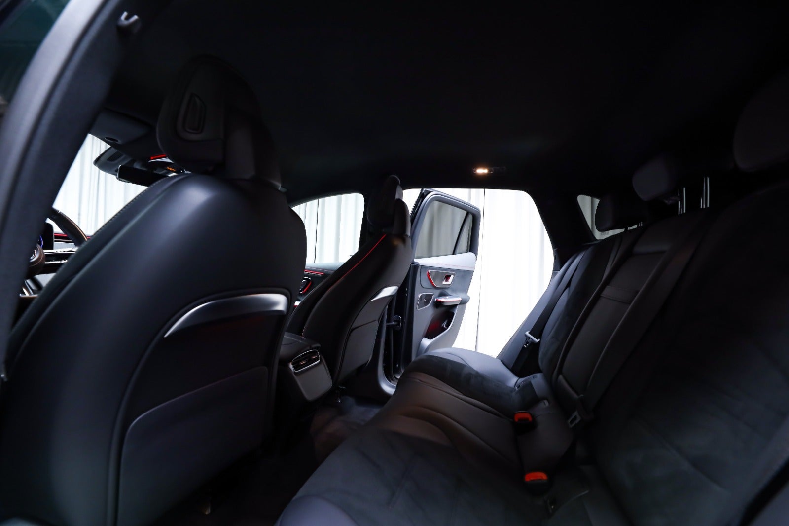 Mercedes-Benz EQE 350 SUV (5/8)