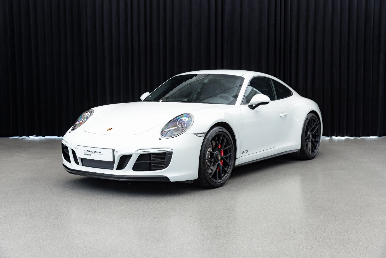 Porsche 911 Carrera GTS