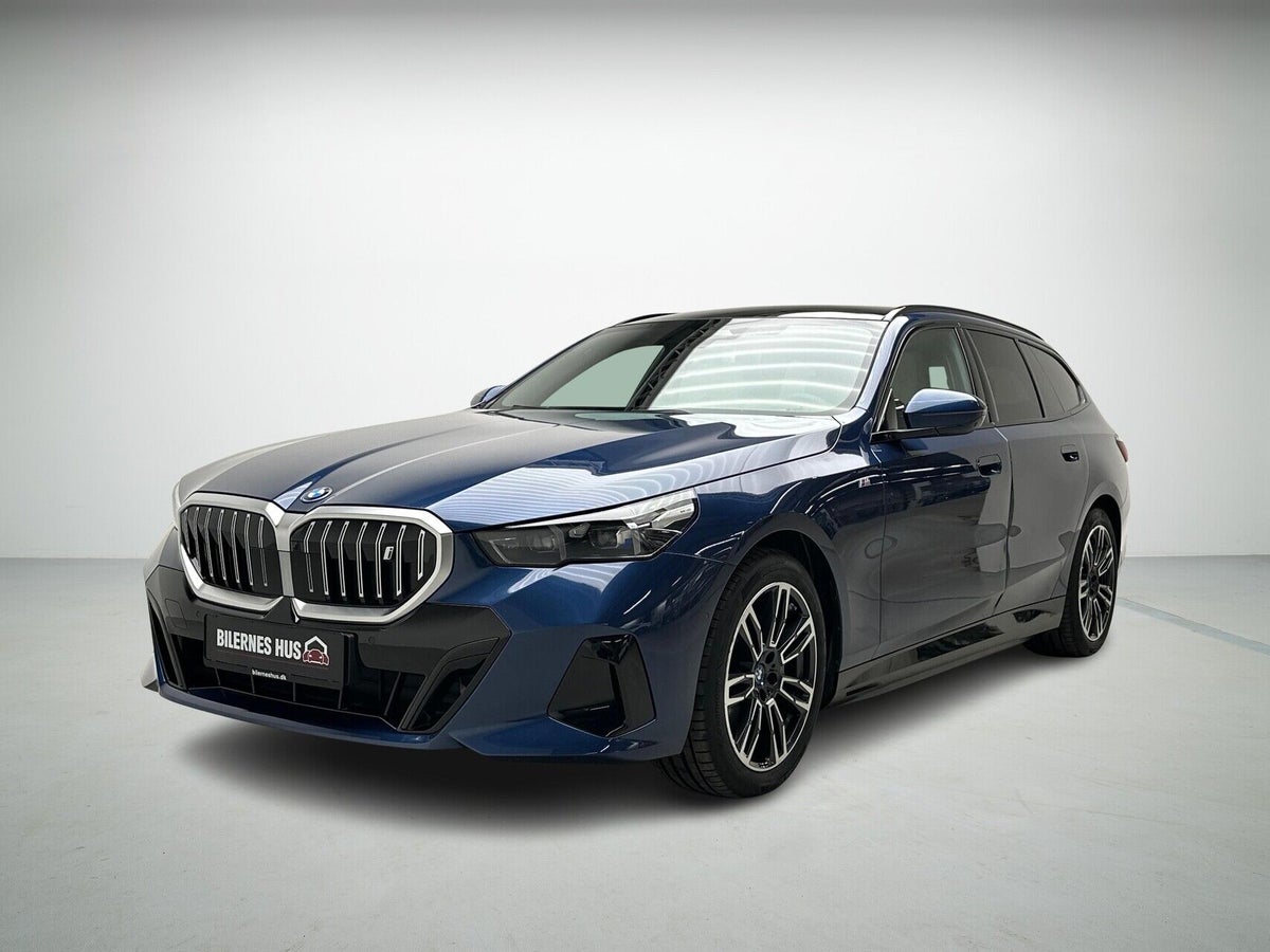 BMW i5 eDrive40 Touring Fully Charged M-Sport billede 1