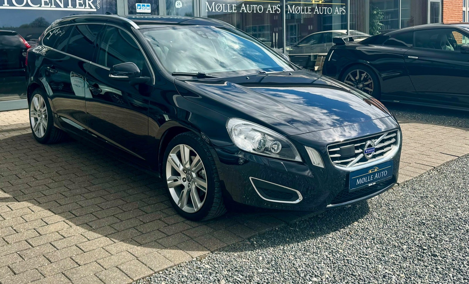 Billede af Volvo V60 2,0 D3 163 Summum aut.