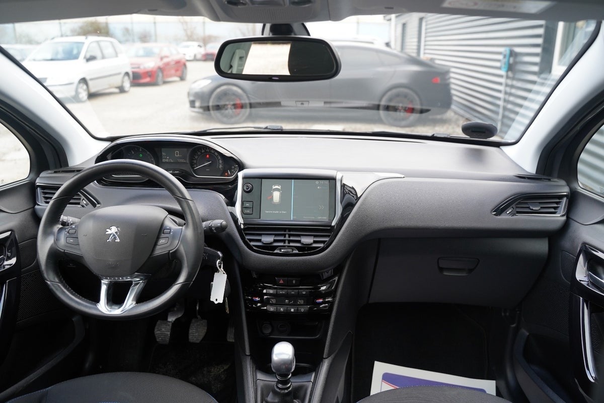 Billede af Peugeot 208 1,5 BlueHDi 100 Signature Sky