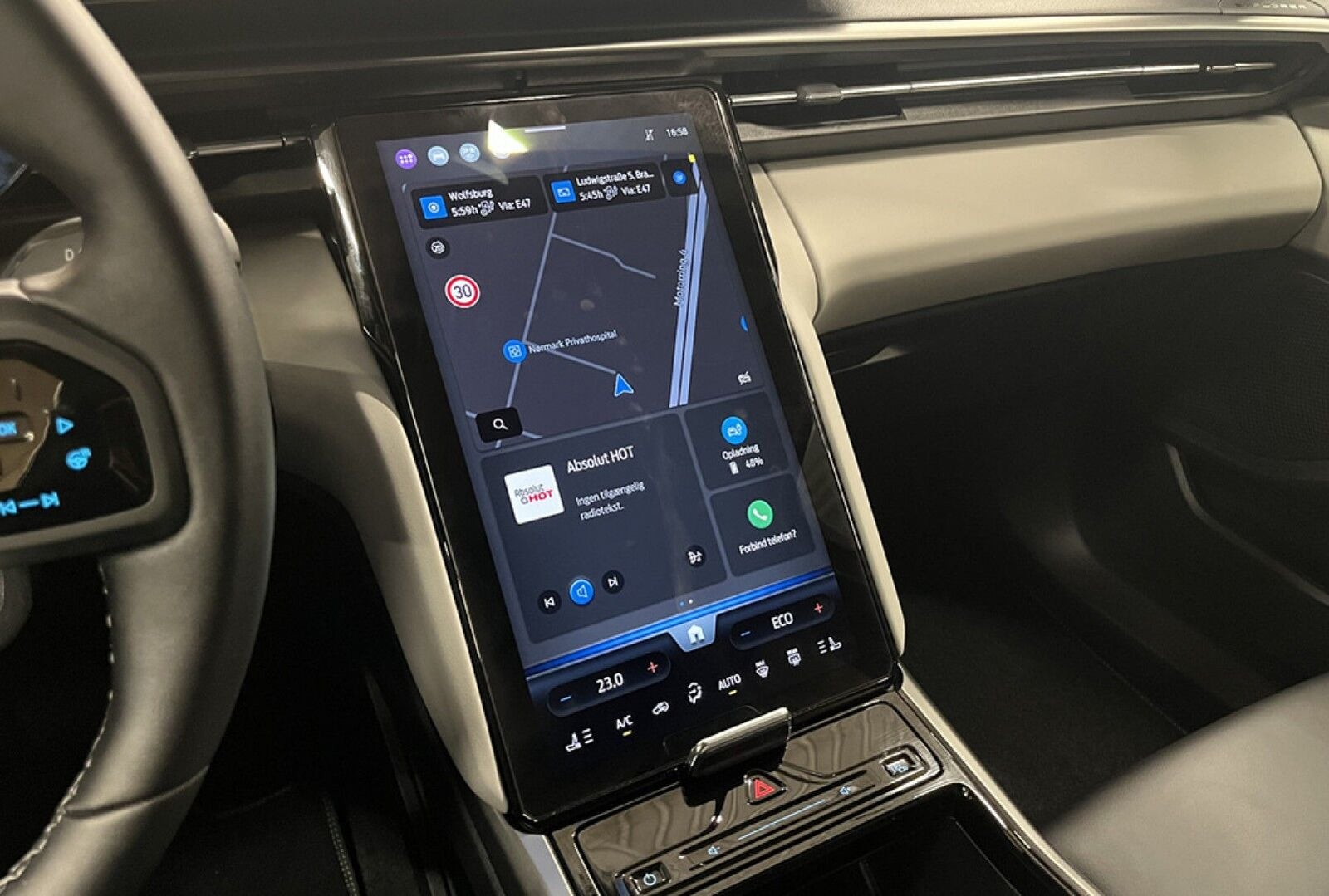 Ford Explorer Select Extended Range