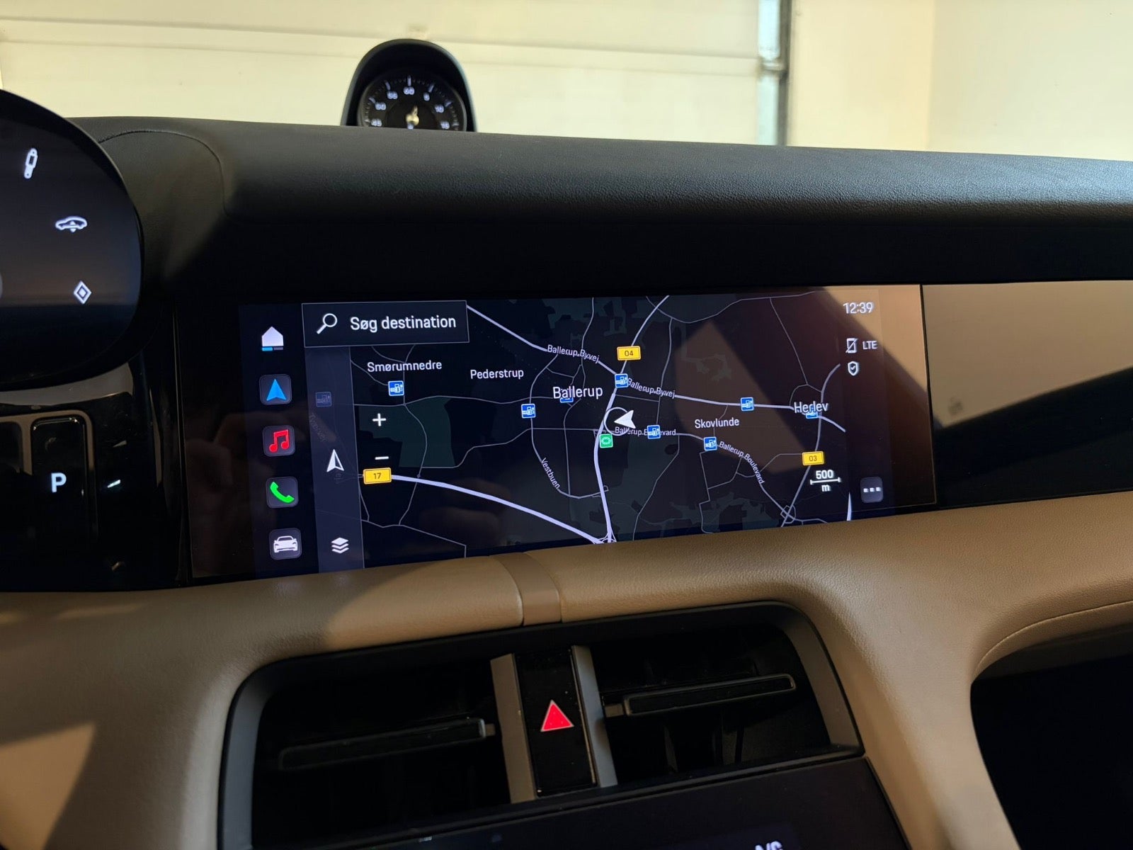 Porsche – Taycan 4