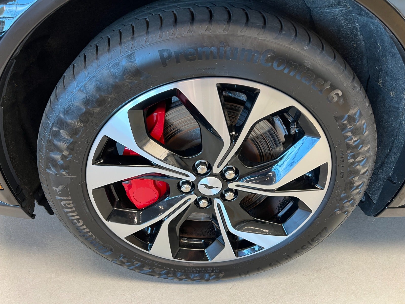Billede af Ford Mustang Mach-E 98 Premium Extended Range