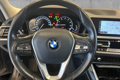 BMW 330i Connected aut.