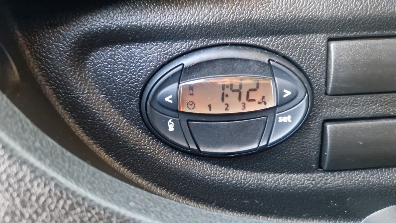 Billede af Citroën Jumper 33 2,2 BlueHDi 140 L2H2 FlexLine