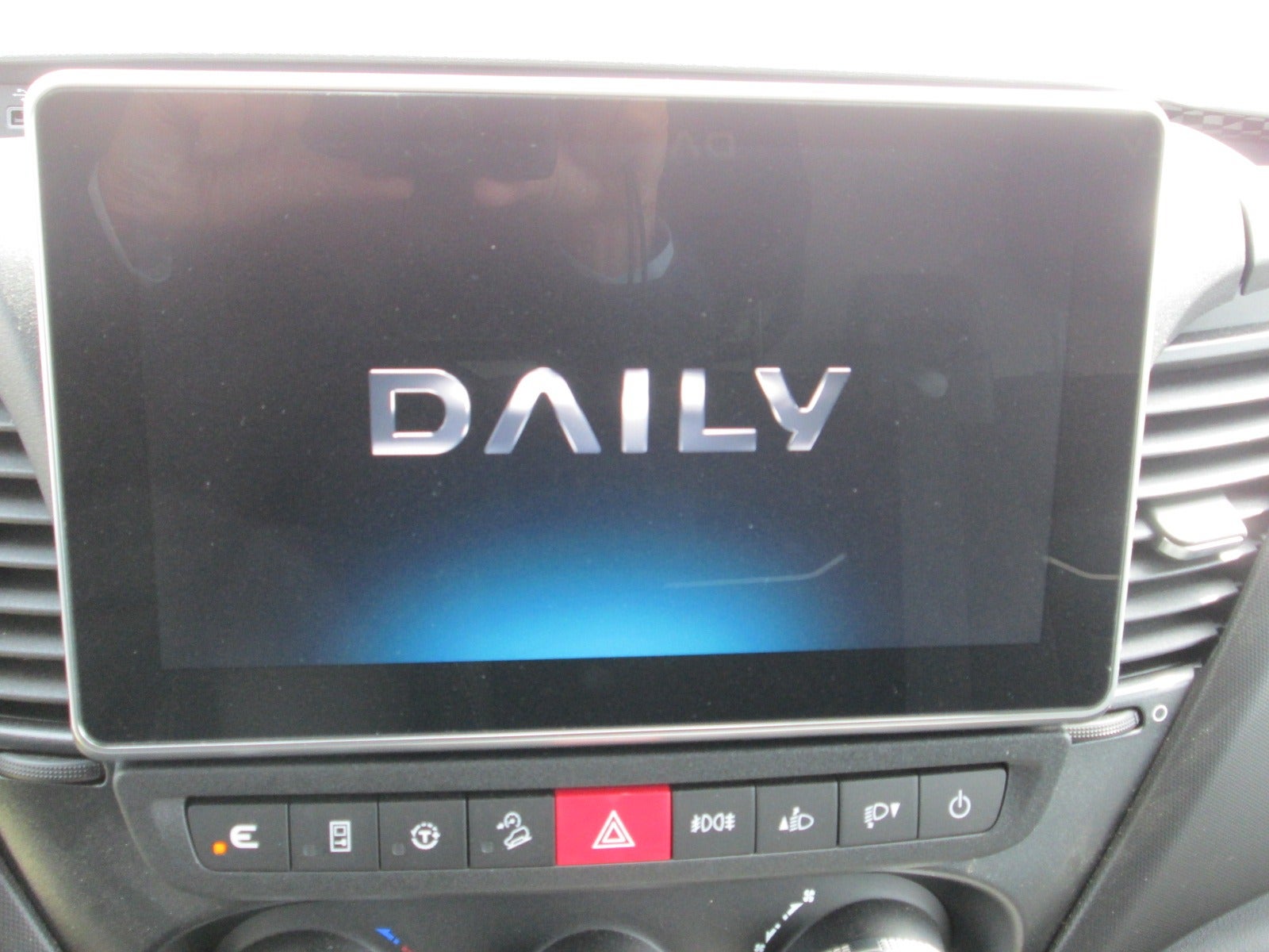 Billede af Iveco Daily 3,0 35S18 12m³ Van AG8