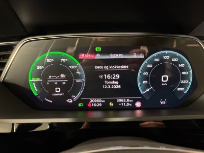 Audi Q8 e-tron S-line quattro Van