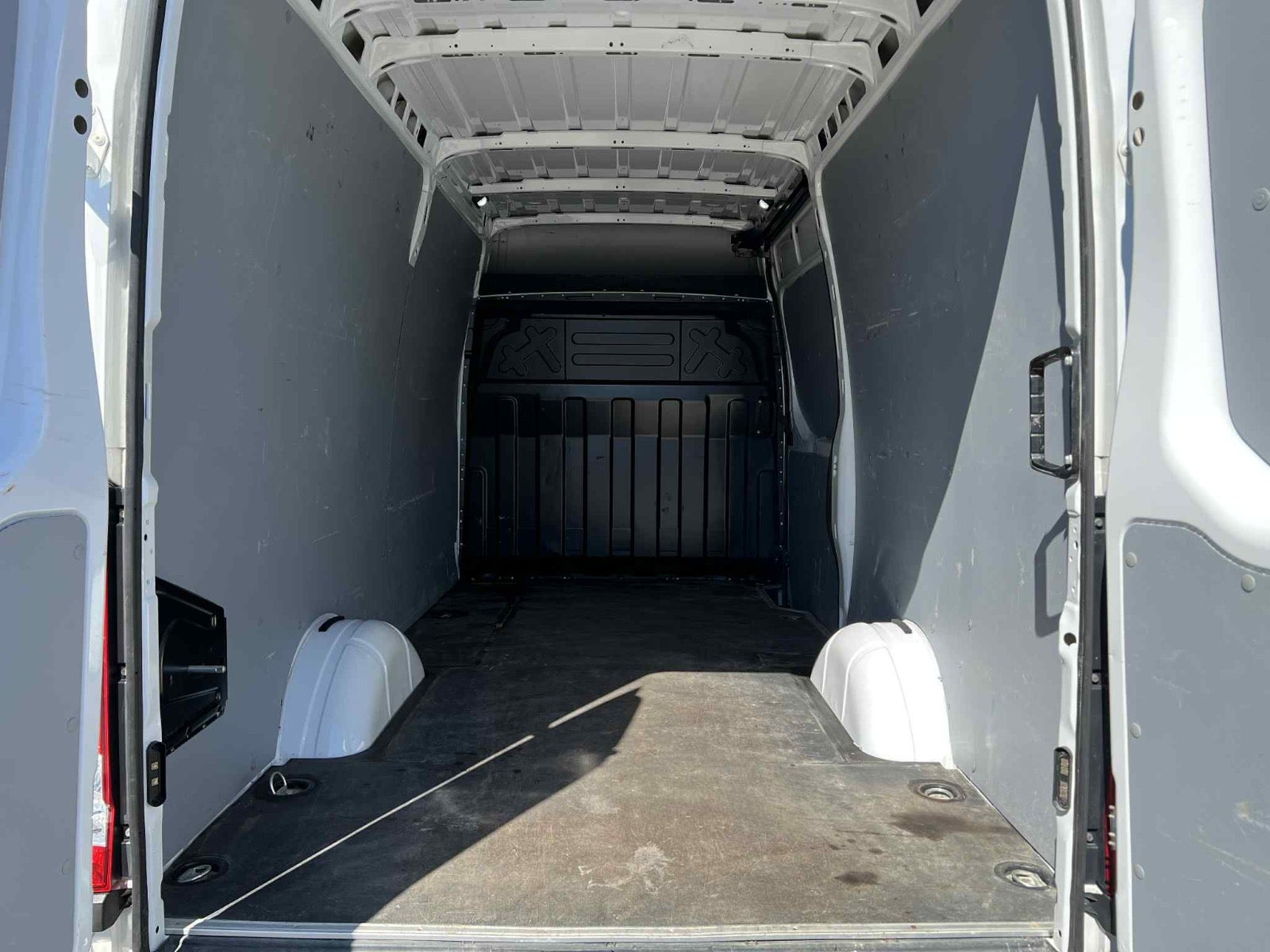 Billede af Iveco Daily 2,3 35S16 12m³ Van AG8