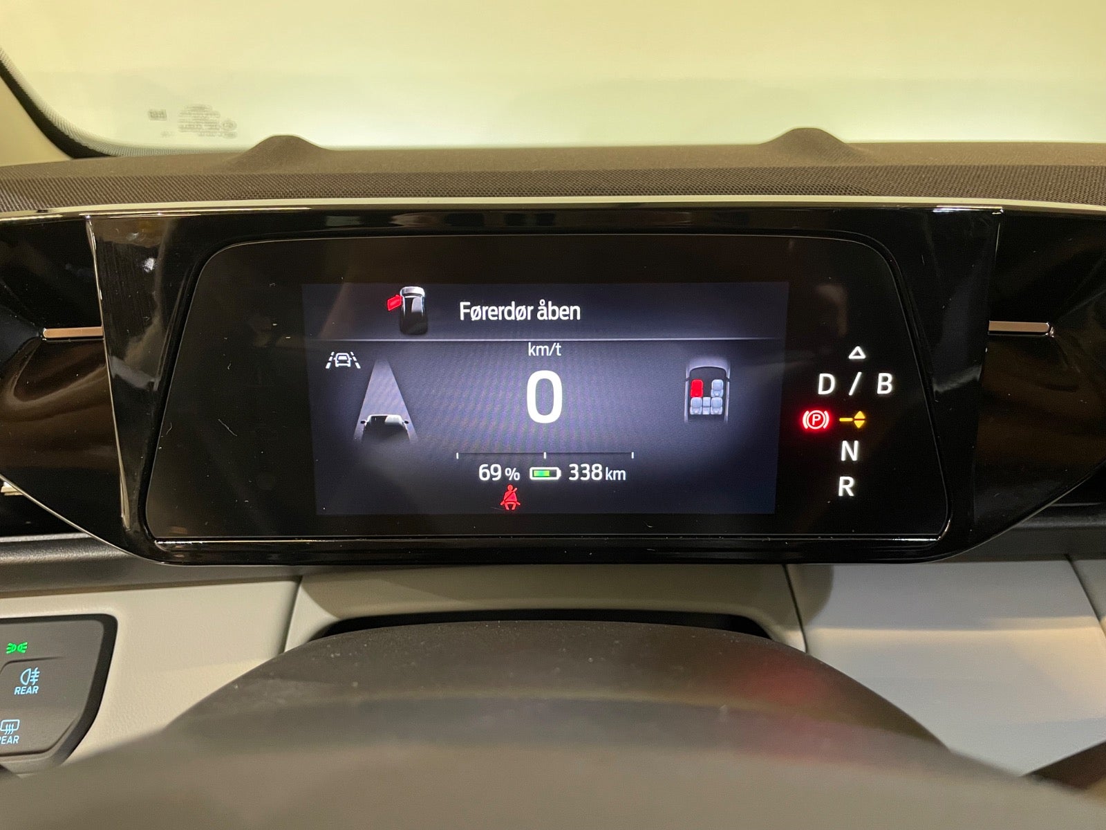 Ford Explorer Select Extended Range