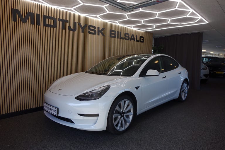 Tesla Model 3 RWD