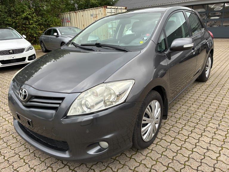 Toyota Auris D-4D T1