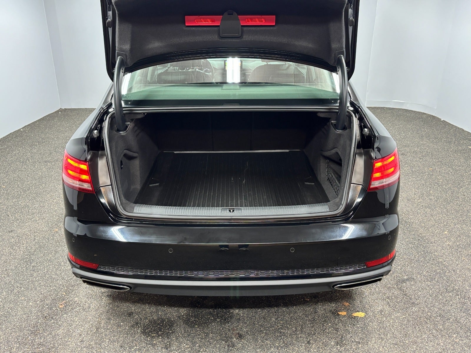 Billede af Audi A4 40 TFSi Prestige S-tr.