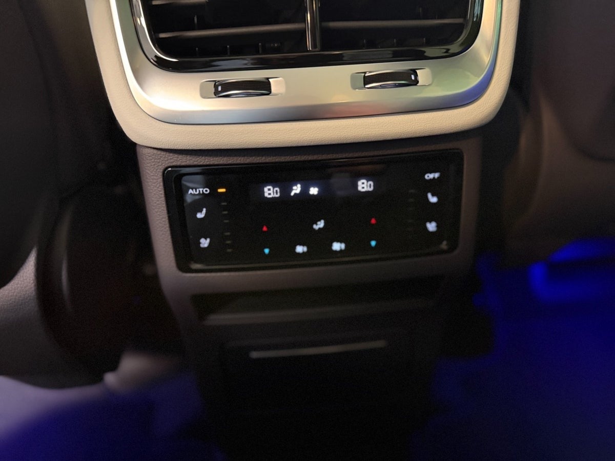 Hongqi E-HS9 Exclusive+