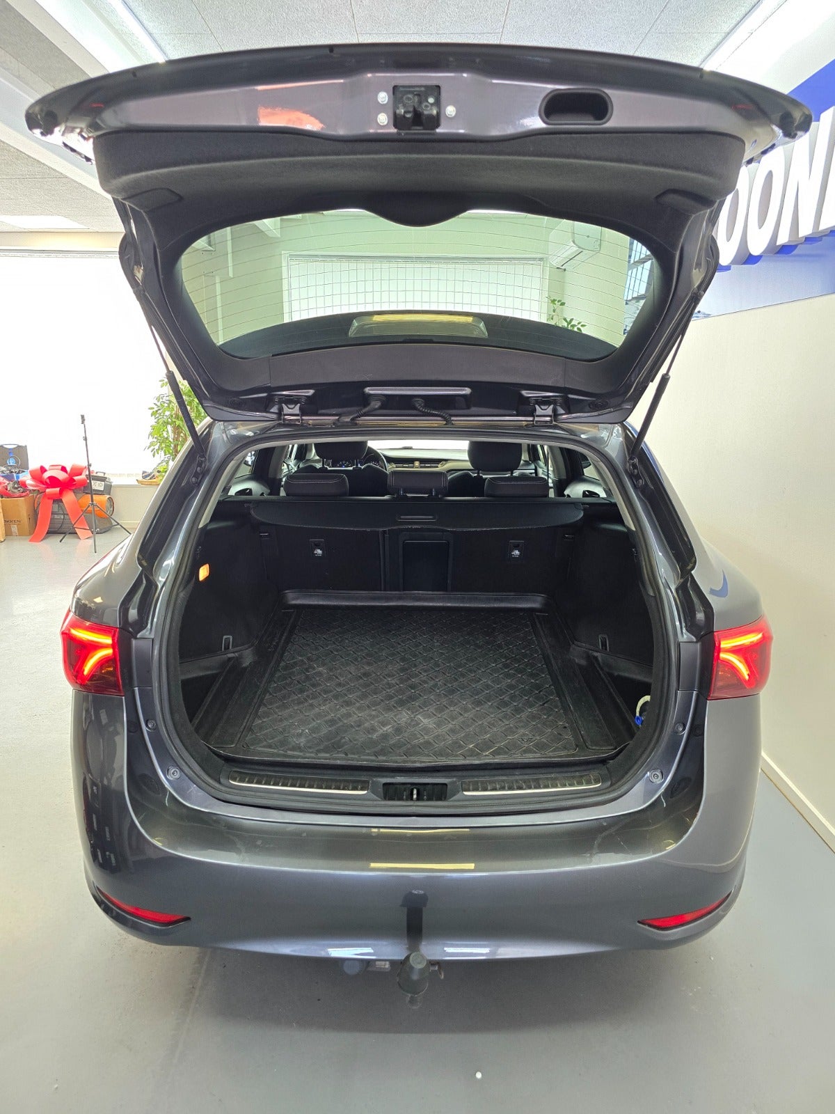 Billede af Toyota Avensis 1,8 VVT-i T2 Touring Sports MDS