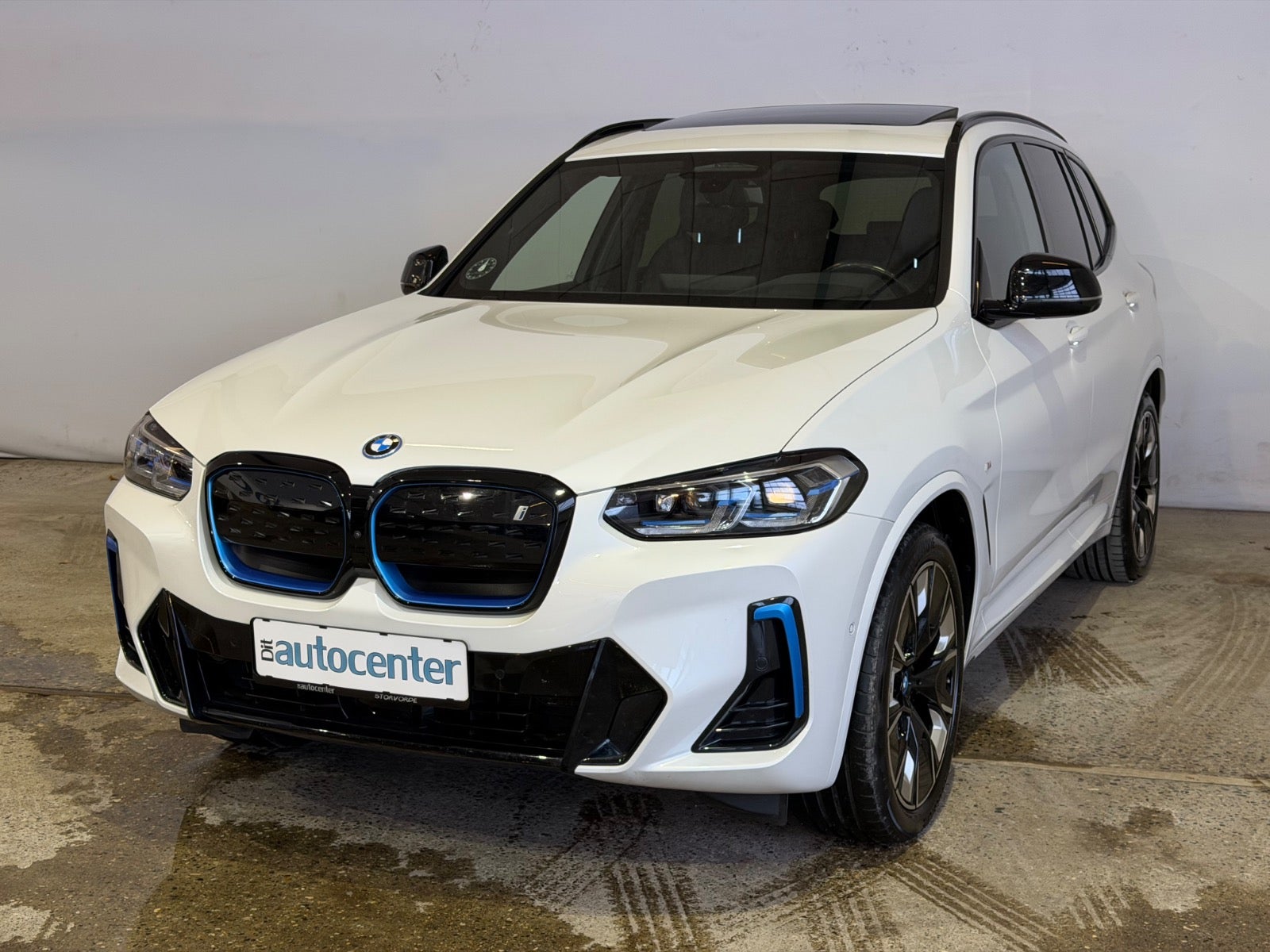 BMW iX3 Charged Plus M-Sport