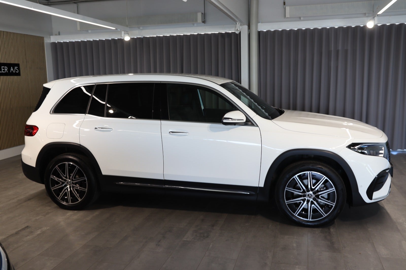 Billede af Mercedes EQB300  AMG Premium 4Matic