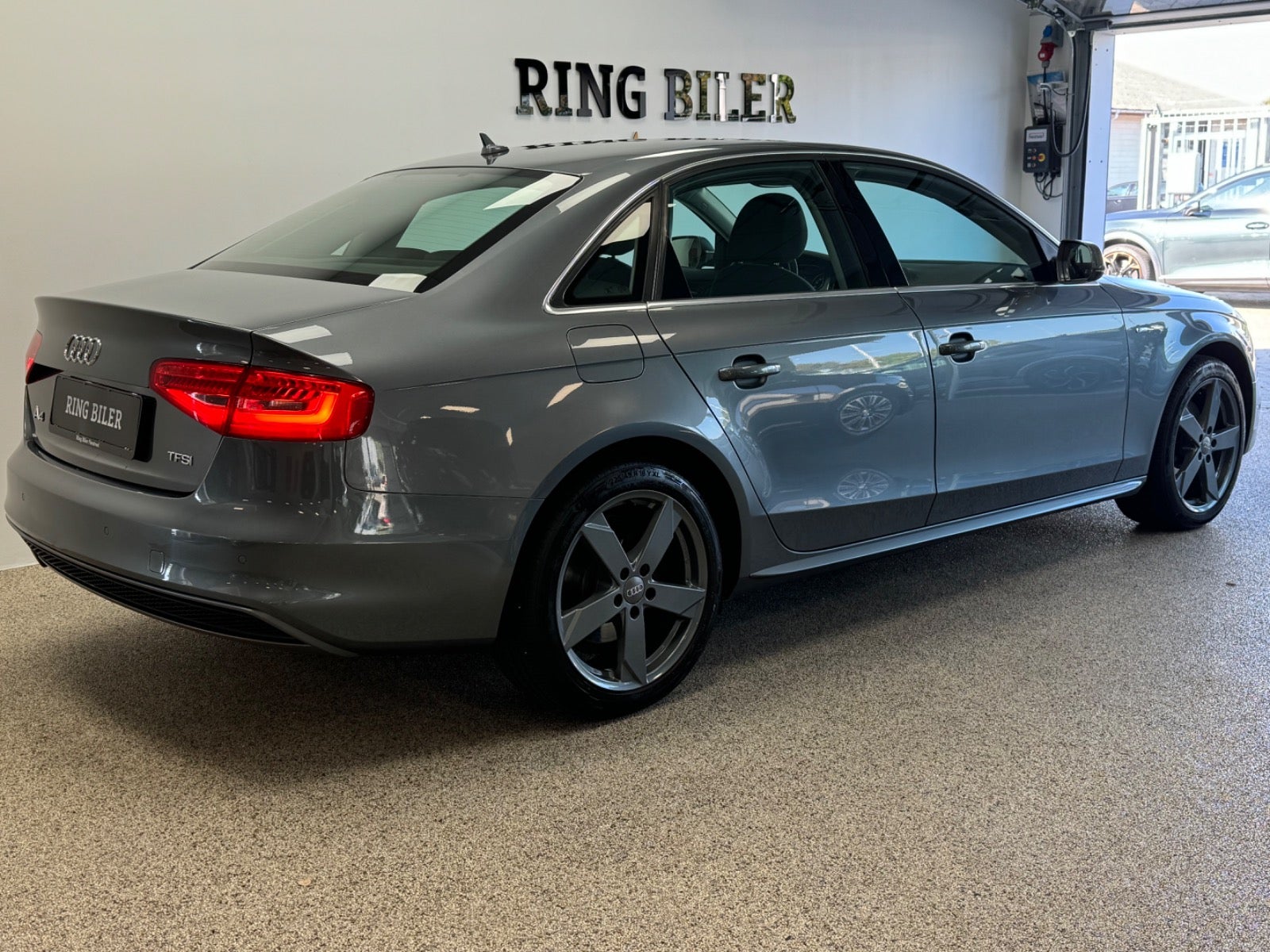 Audi A4 2014