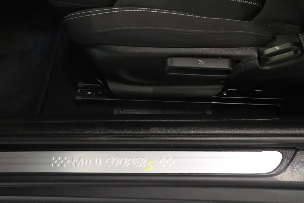 MINI Cooper SE Classic Trim