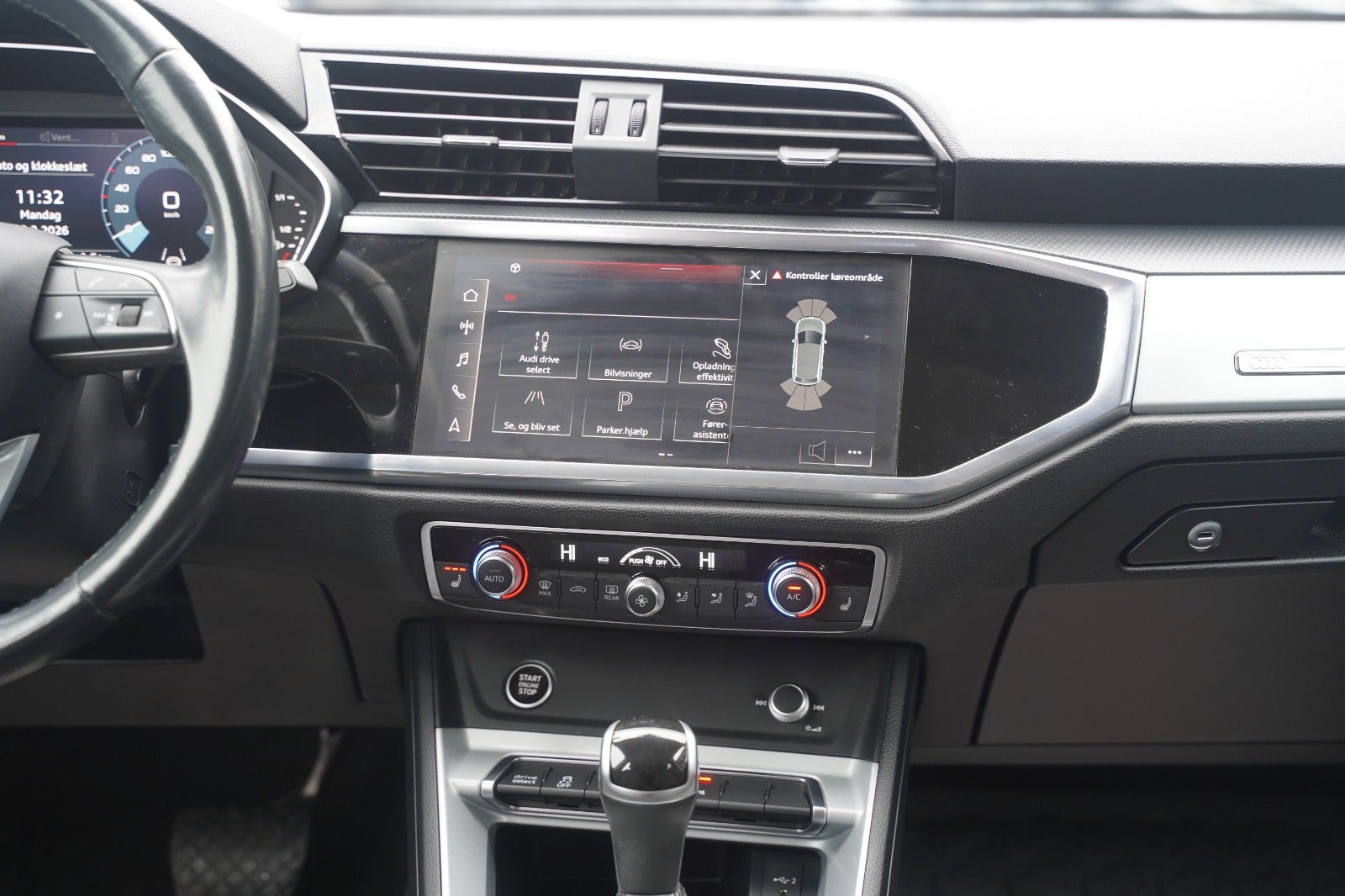 Billede af Audi Q3 45 TFSi e Attitude plus S-tr.