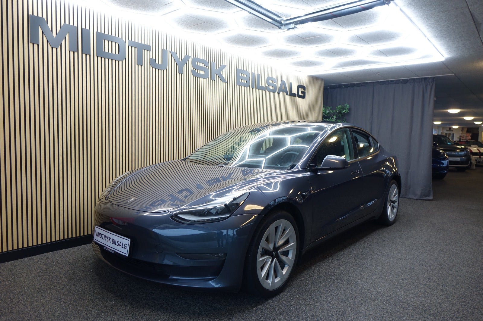 Tesla Model 3 Long Range AWD