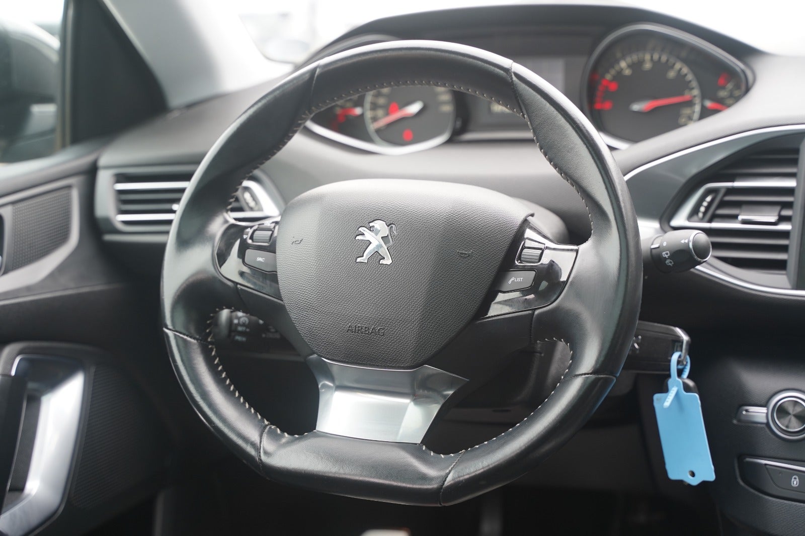 Billede af Peugeot 308 1,6 BlueHDi 120 Selection Sky SW