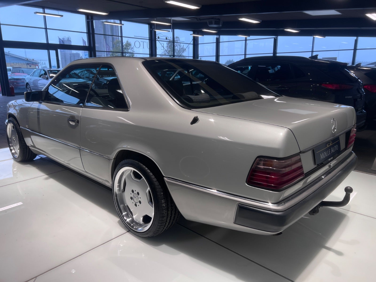 Billede af Mercedes 230 CE 2,3 Coupé aut.