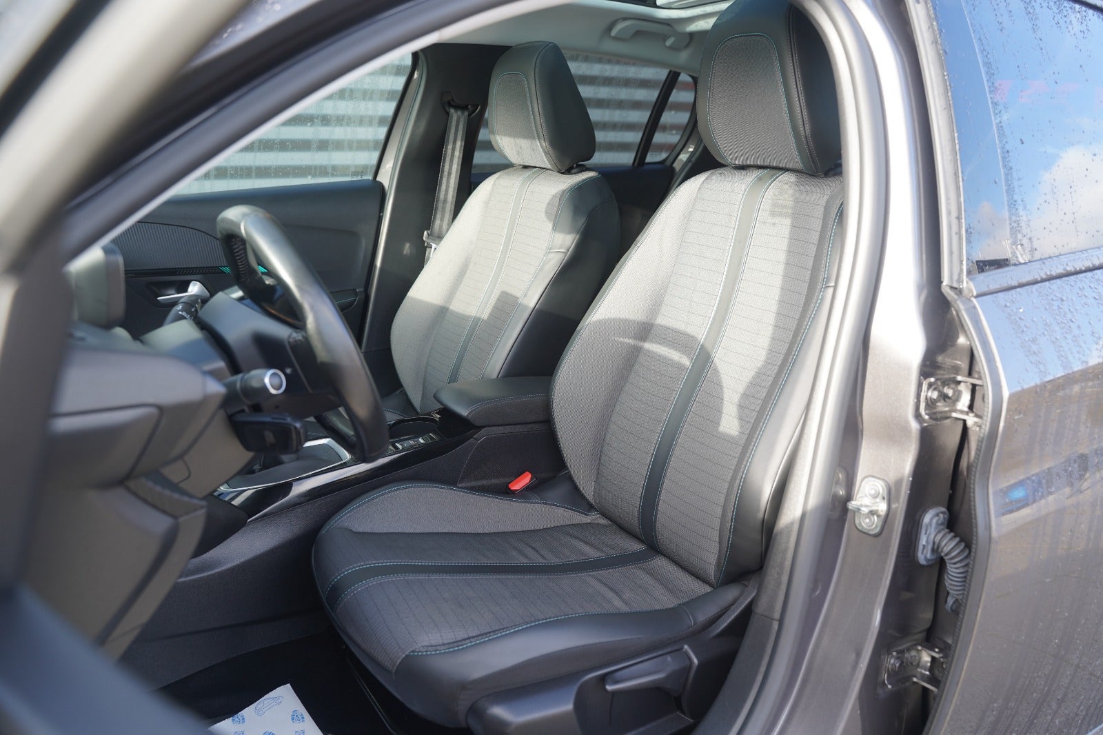 Billede af Peugeot 208 1,5 BlueHDi 100 Allure Sky