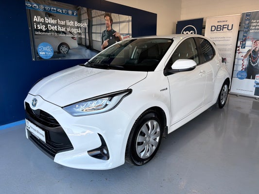 Toyota Yaris Hybrid H3 Vision e-CVT