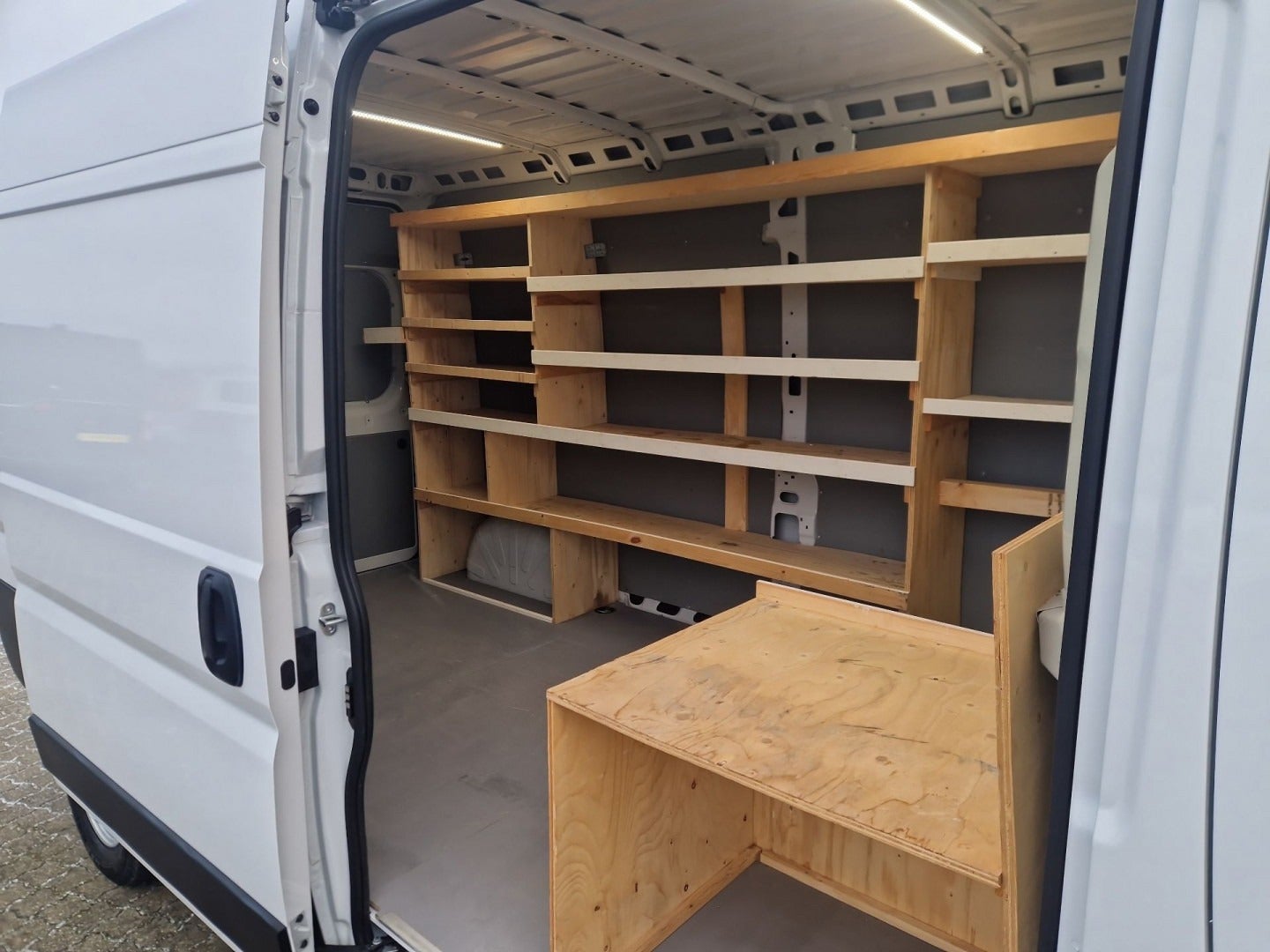 Billede af Citroën Jumper 33 2,2 BlueHDi 140 L3H2 MasterLine