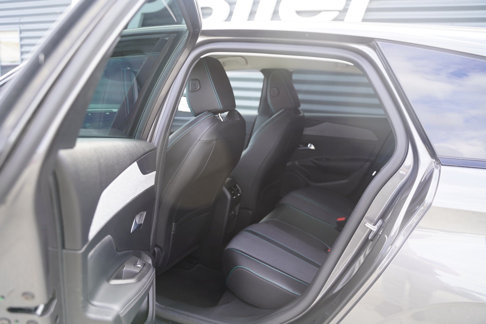 Billede af Peugeot 308 1,6 Hybrid First Selection+ SW EAT8