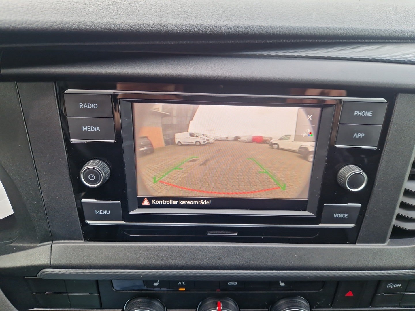 Billede af VW Transporter 2,0 TDi 150 Kassevogn DSG lang