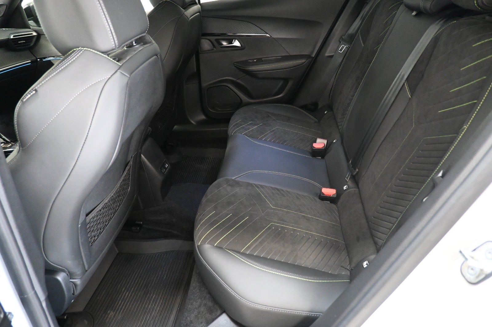 Peugeot e-2008 GT First Edition