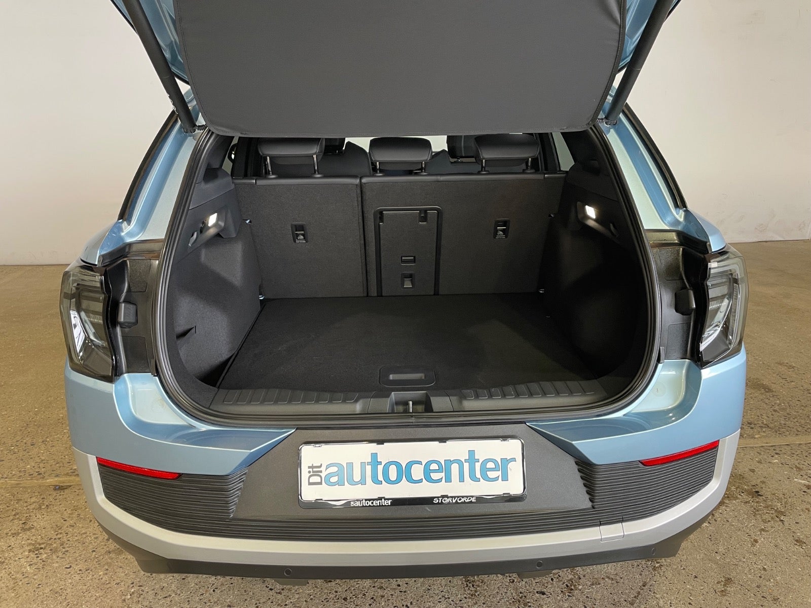 Ford Explorer Select Extended Range AWD