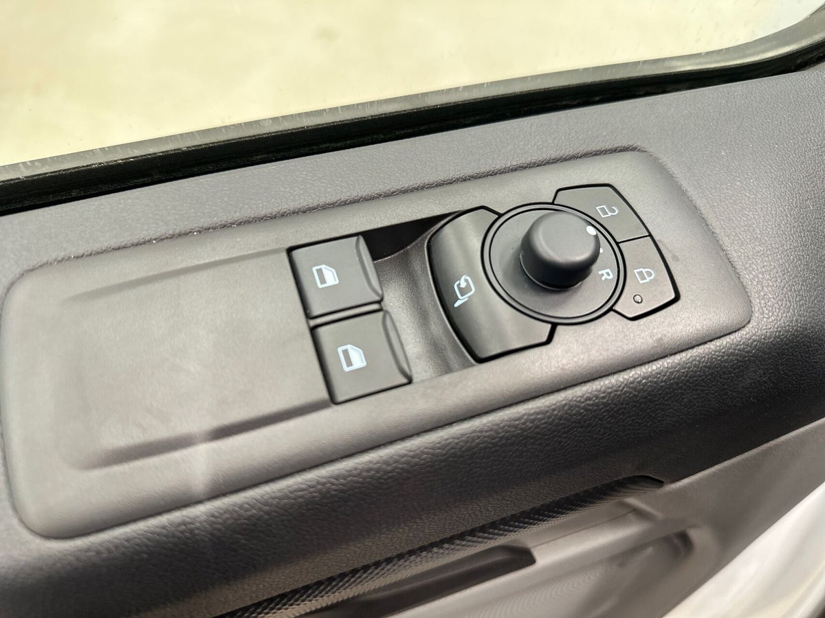 Ford E-Transit Custom 320L Trend billede 15