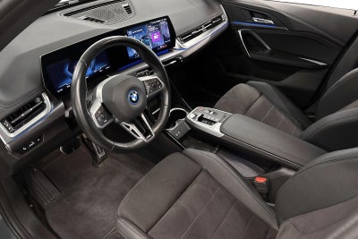 BMW iX1 xDrive30 M-Sport - 4