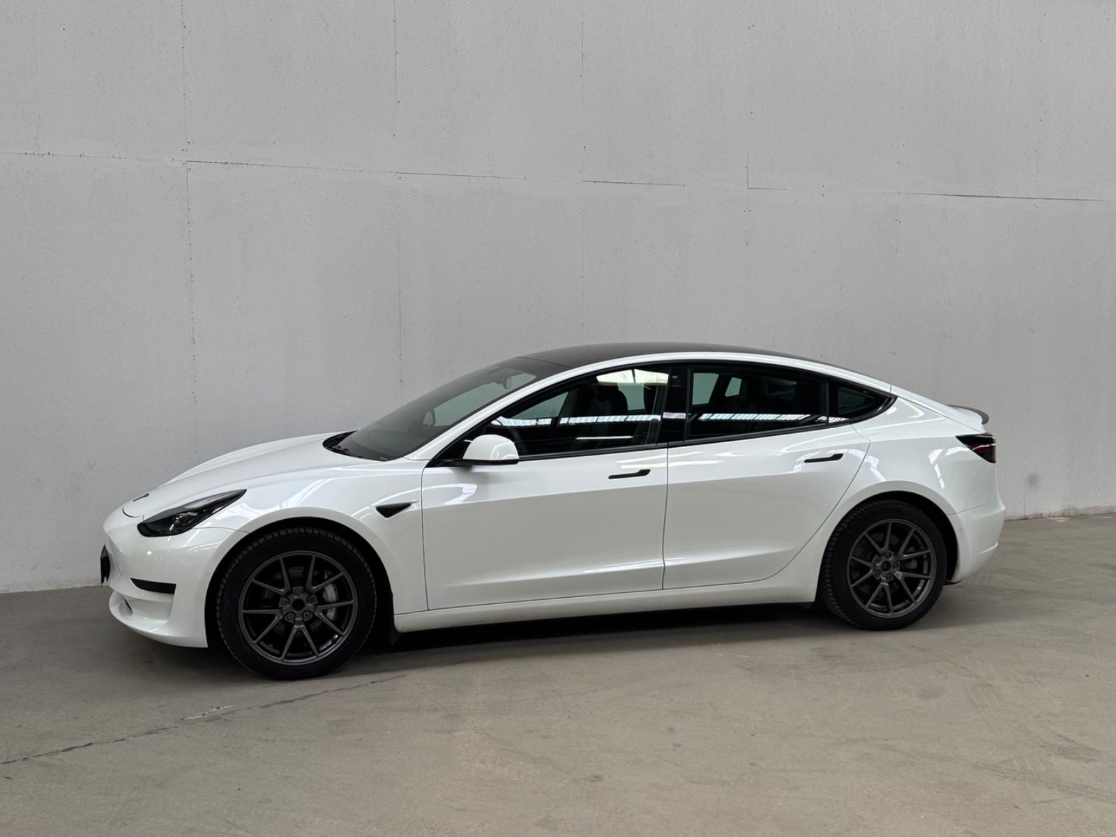 Tesla Model 3 Standard Range+ RWD A