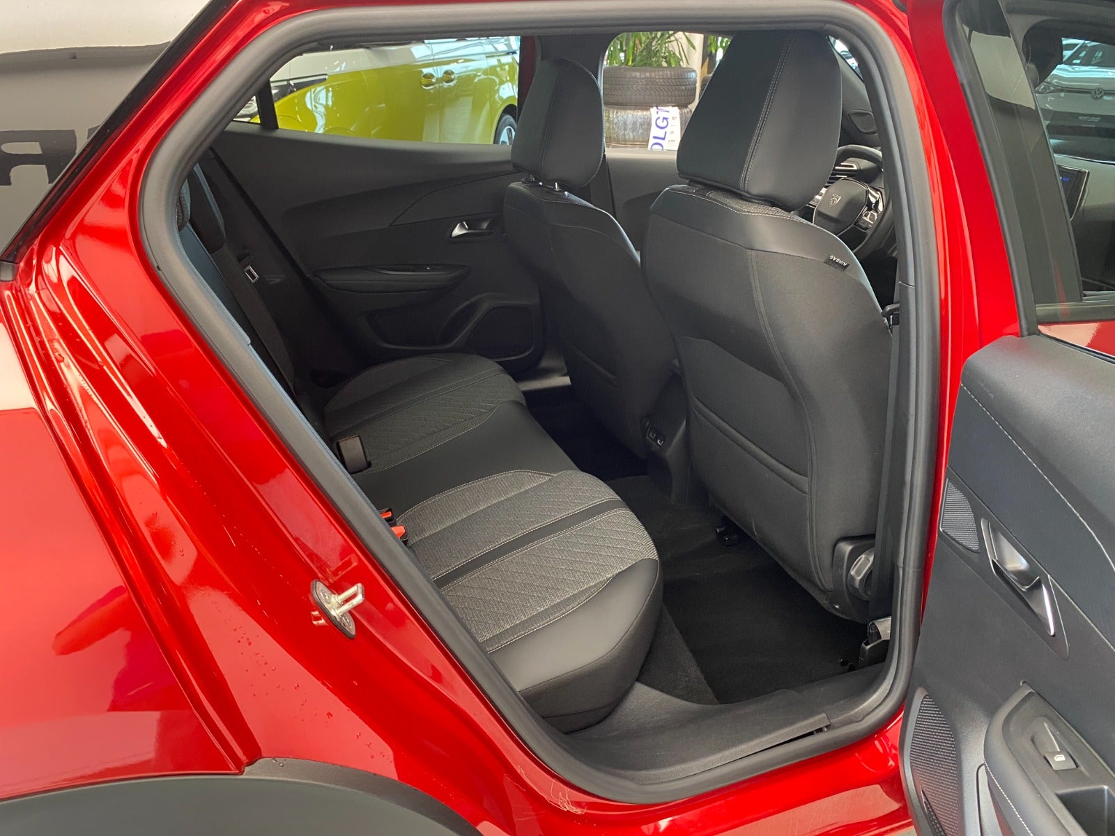 Billede af Peugeot e-2008 54 Allure