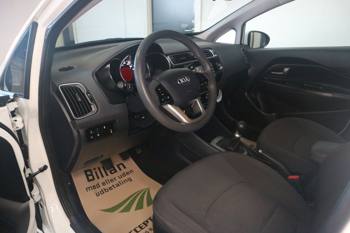 Kia Rio CVVT Comfort