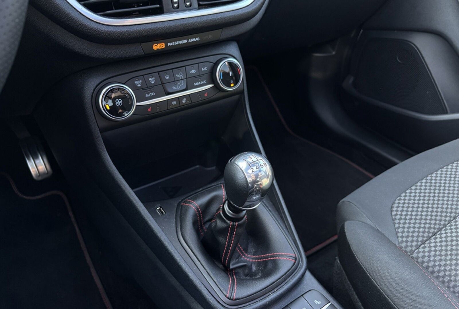 Ford Fiesta EcoBoost mHEV ST-Line X