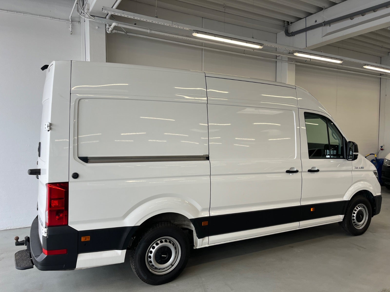 Billede af MAN TGE 2,0 3.180 Kassevogn L3H3 aut. FWD
