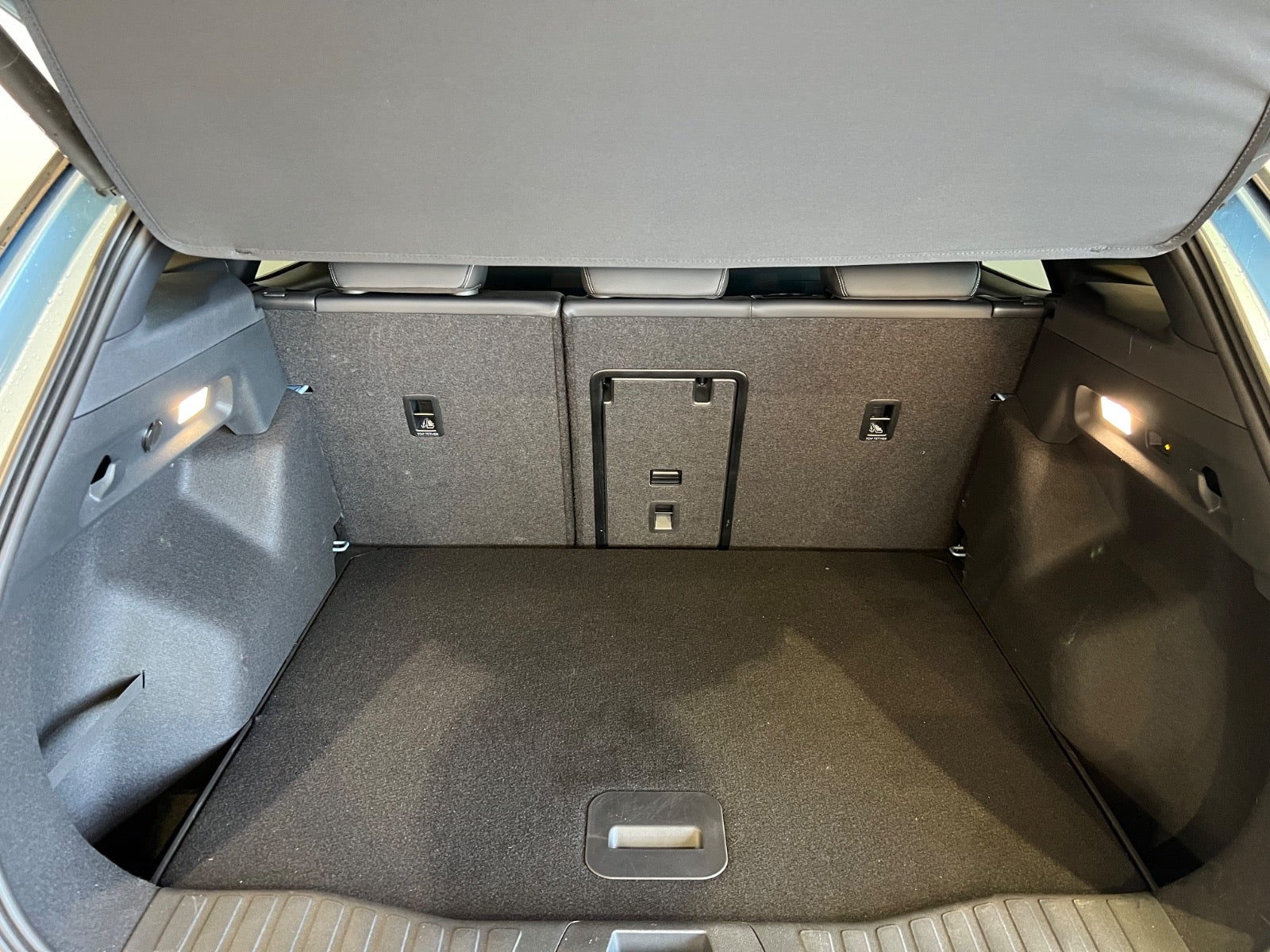 Ford Explorer Premium Extended Range AWD