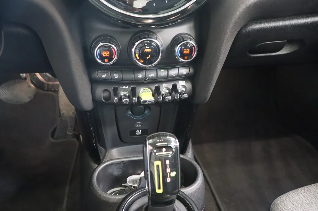 MINI Cooper SE Camden Edition