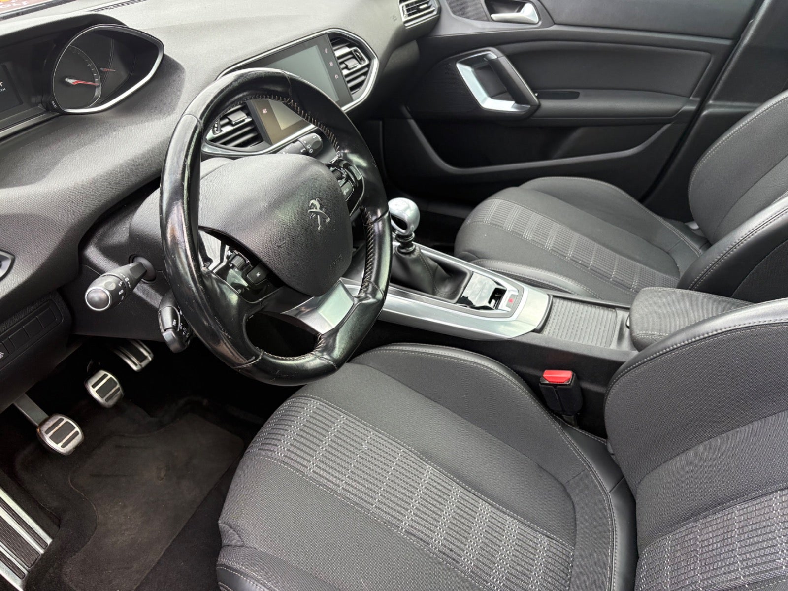 Peugeot 308 BlueHDi 120 Allure Sky