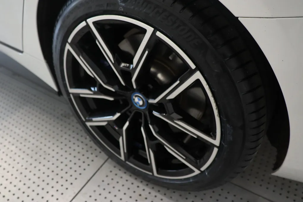 BMW i4 eDrive35 M-Sport