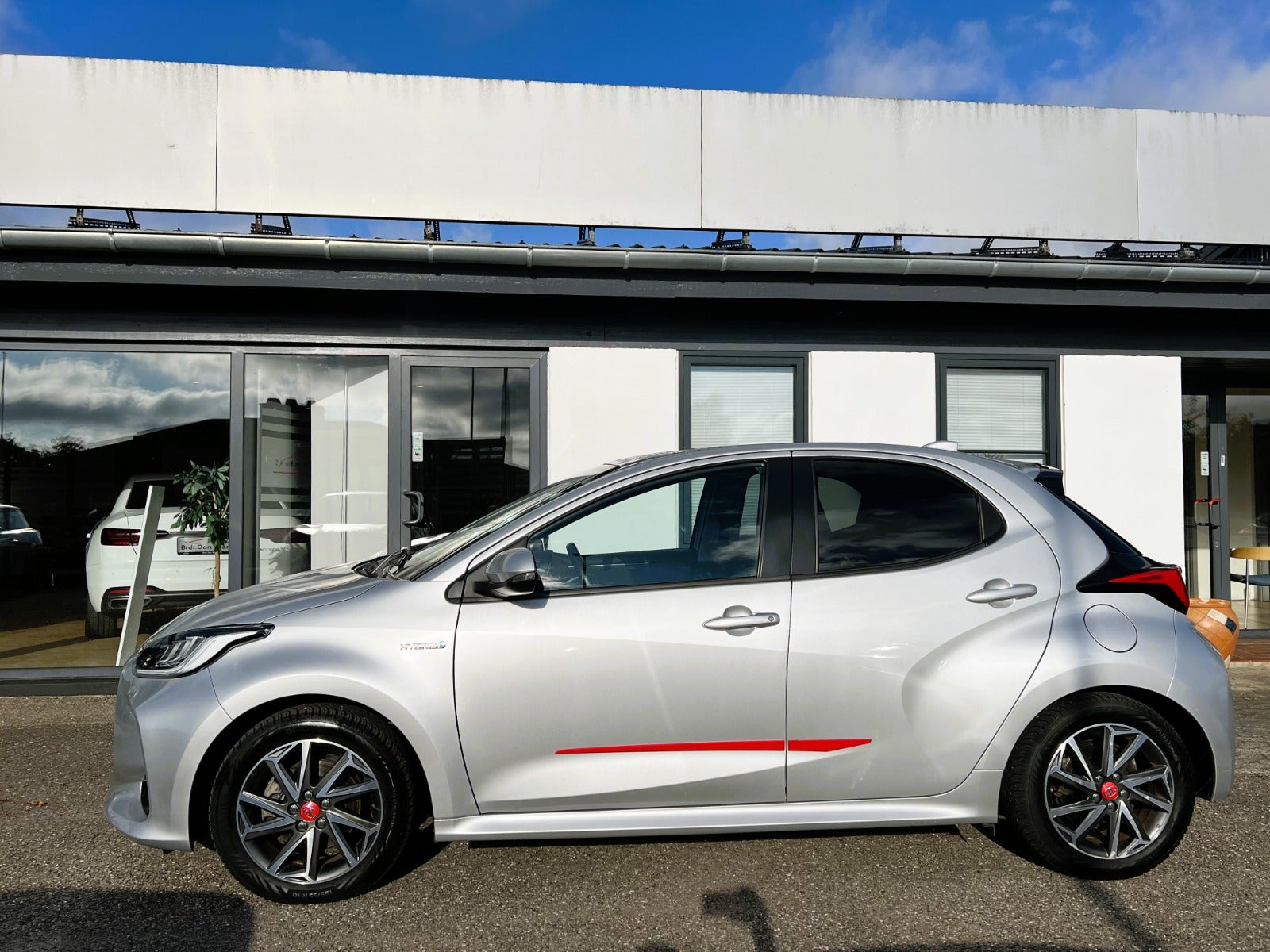 Billede af Toyota Yaris 1,5 Hybrid H3 Smart Design e-CVT
