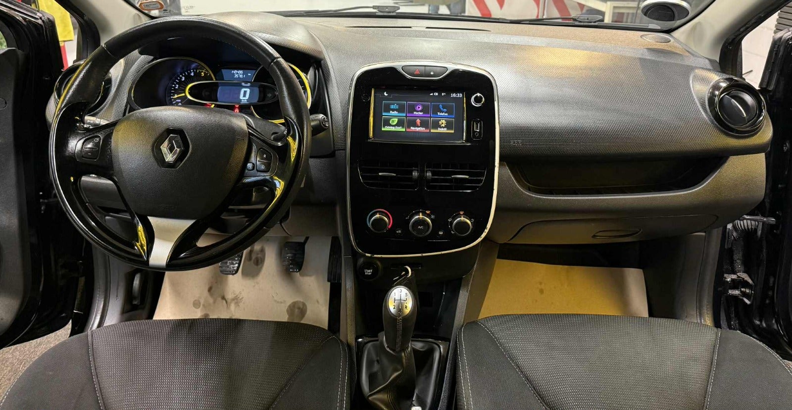 Billede af Renault Clio IV 1,5 dCi 75 Expression Sport Tourer